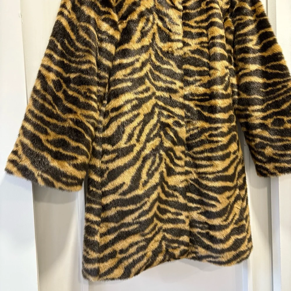 H&M Brown & Tan Tiger Animal Pattern Faux Fur Coat Size XS - Picture 2 of 12